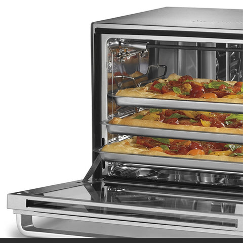Waring Commercial WCO250X - Quarter Size Convection Oven with Roast, Broil, and Bake Functions - 3 Shelves