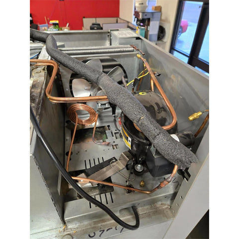 Never Been Used - Traulsen G10011 - Reach-In Refrigerator with One Door - 23.4 Cu. Ft.